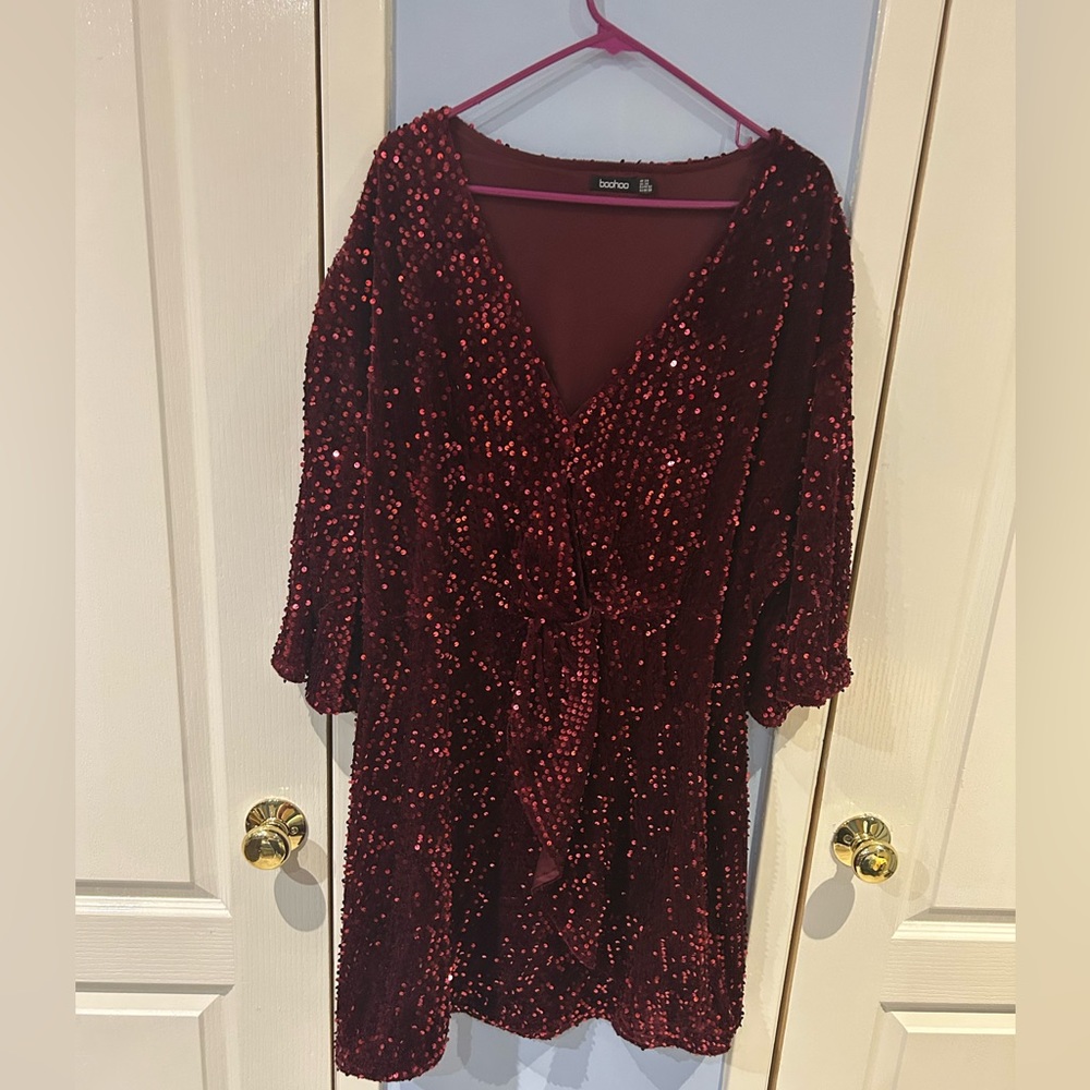 Boohoo Red Sequin Dress 🪩♥️ Plus Size
